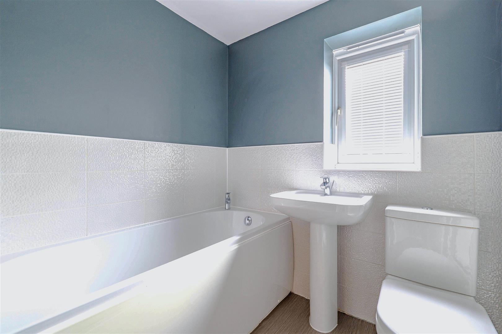 5 bed property in Murray Avenue, Leyland